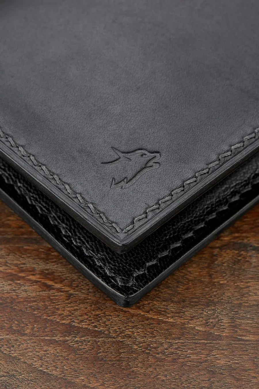 Nero Bi Fold Dikey Deri Kartlık